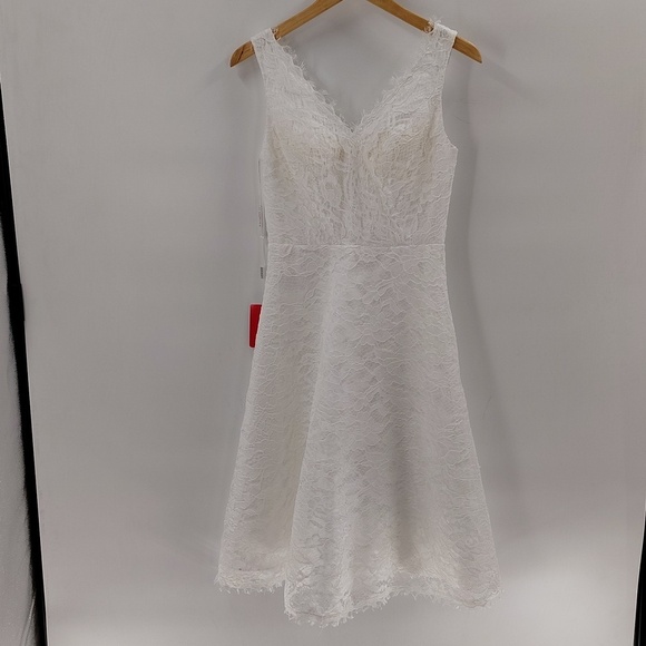 JJs House Dresses & Skirts - JJs House White V-neck Lace Midi Length Lace Overlay Sleeveless Wedding Dress